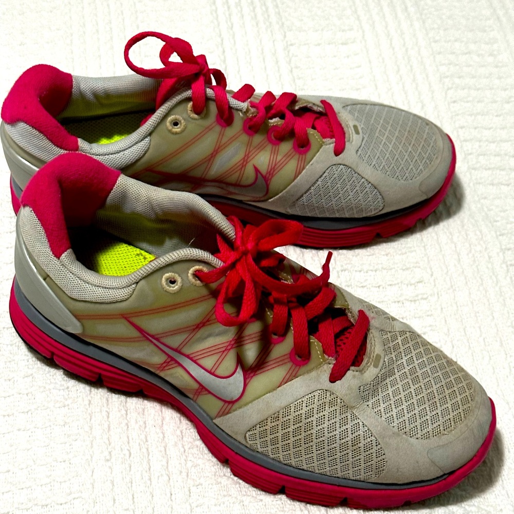 NIKE Gray & Pink Luna Glide 2 Shoes, size 5Y